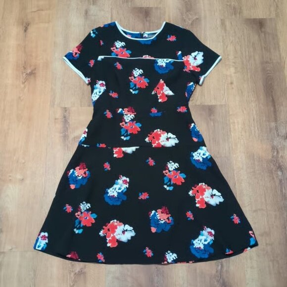 Vince Camuto Size 4 Short Sleeve Coral Black Fit & Flare Floral Dress Knee - Picture 1 of 4